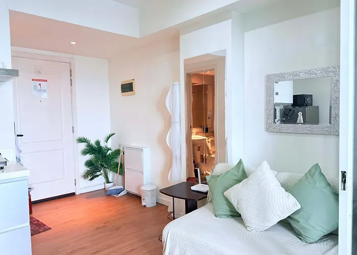 1 Bedroom At Azure Urban *